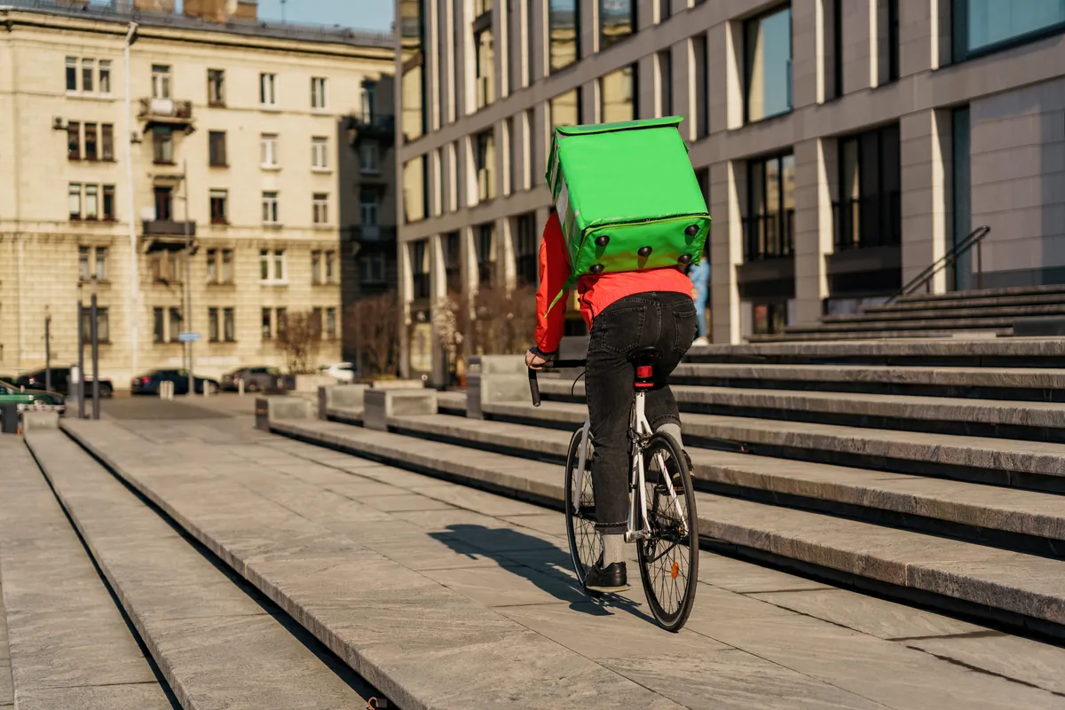 Livreur à vélo en ville pour un complément de revenu