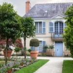 Maison de caractère avec jardin à la française